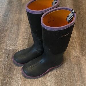 Cozy Black and Purple Winter Boots